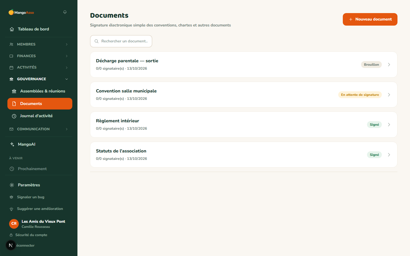 Liste des documents dans MangoAsso, avec statut de signature électronique
